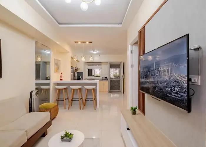 2 Bedroom With Parking Balcony Fully Furnished Free Wifi Pool Manila