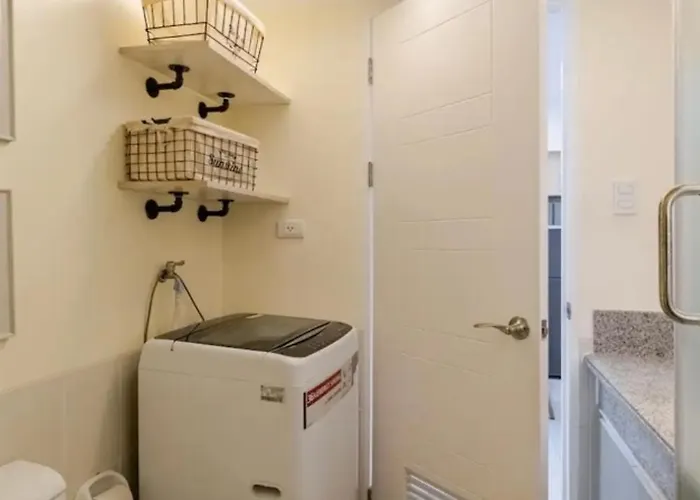 2 Bedroom With Parking Balcony Fully Furnished Free Wifi Pool Apartment