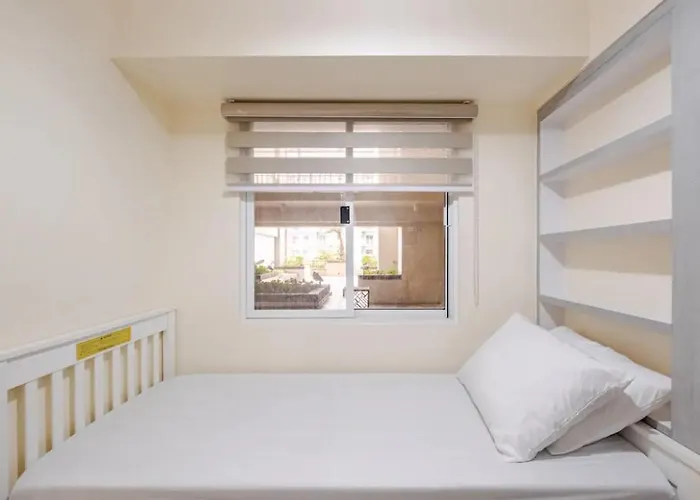 2 Bedroom With Parking Balcony Fully Furnished Free Wifi Pool Apartment *
