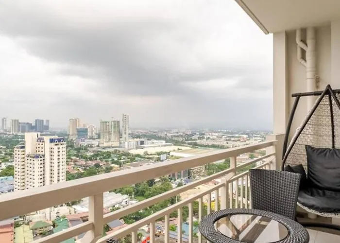 2 Bedroom With Parking Balcony Fully Furnished Free Wifi Pool Apartment Manila