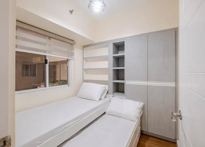 Apartment 2 Bedroom With Parking Balcony Fully Furnished Free Wifi Pool Manila