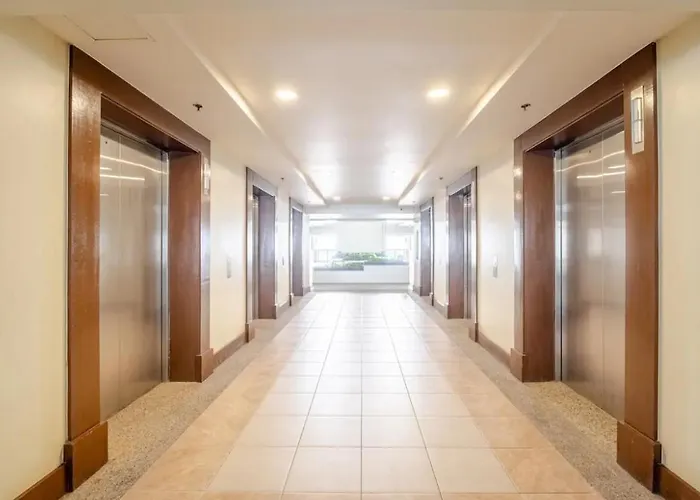 2 Bedroom With Parking Balcony Fully Furnished Free Wifi Pool Manila